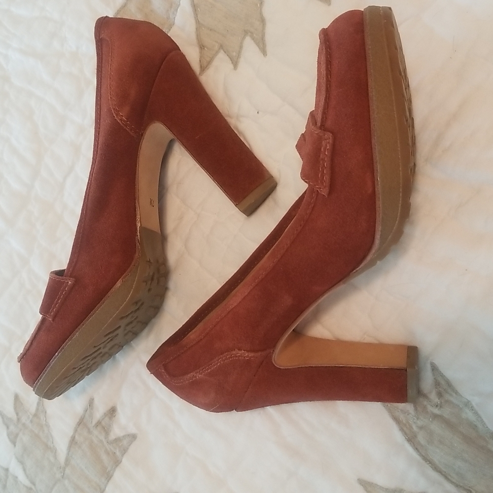 Talbot's Rust Suede faux pennyloafer high heeled shoes